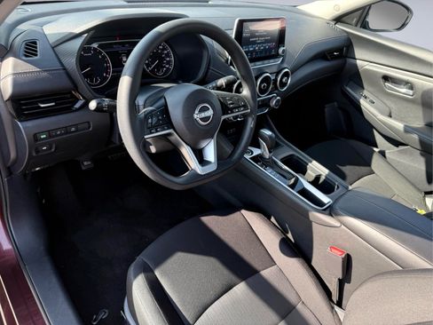 Used 2025 Nissan Sentra SV FWD image 11