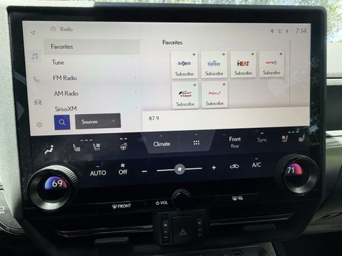 Used 2024 Lexus GX 550 w/ Accessory Package (Z1) AWD/4WD image 24