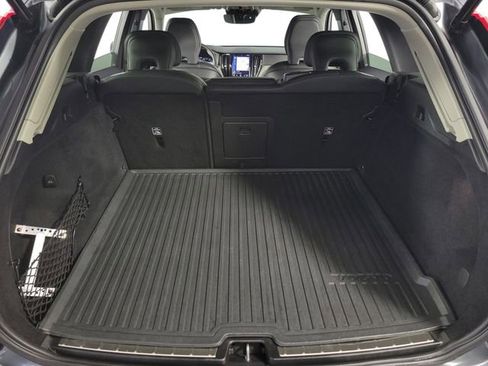 Used 2021 Volvo XC60 T5 Inscription w/ Advanced Package image 28