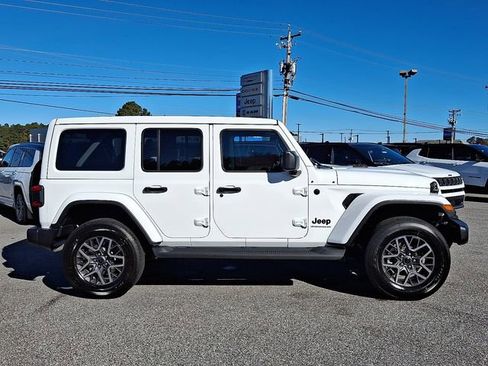 New 2026 Jeep Wrangler Unlimited Sahara AWD/4WD image 5