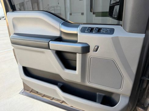 Used 2015 Ford F150 XLT w/ Equipment Group 302A Luxury image 21