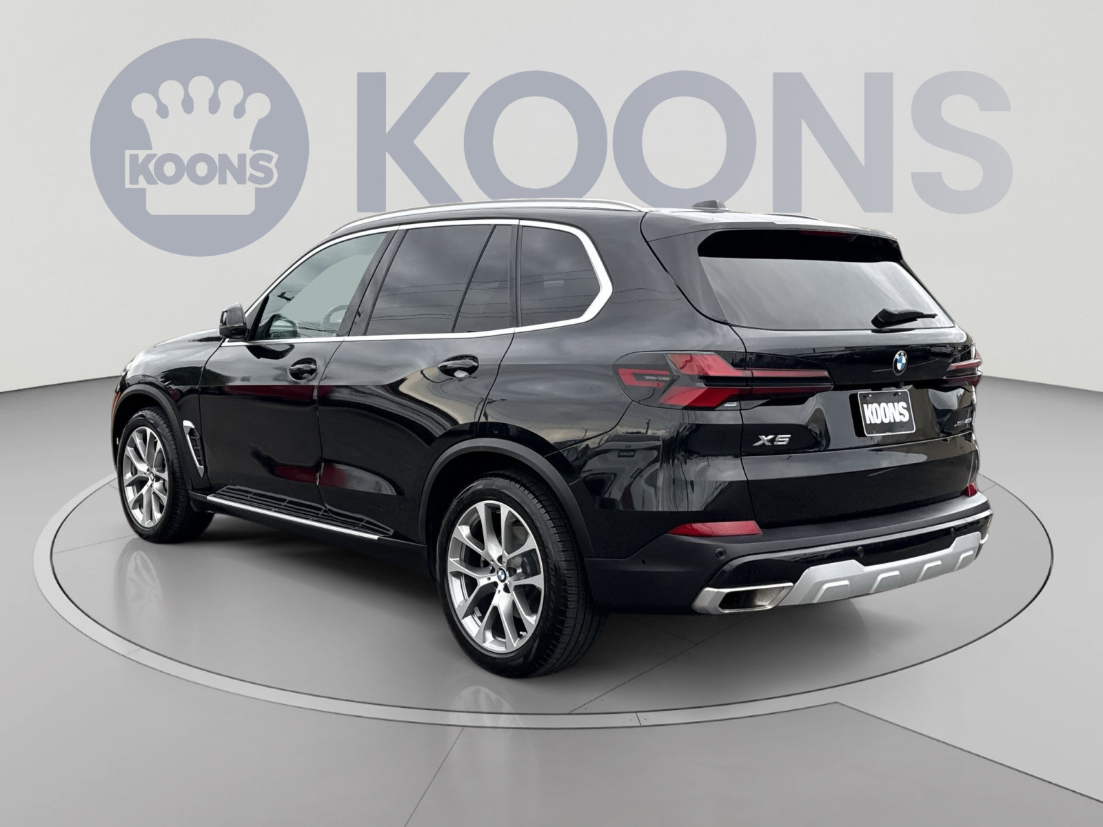 Used 2024 BMW X5 xDrive40i w/ Parking Assistance Package AWD/4WD image 4