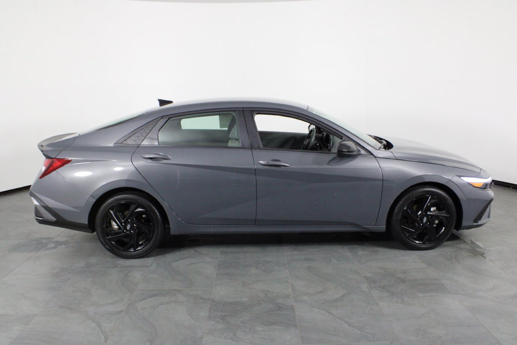 Certified 2026 Hyundai Elantra Sport FWD image 12