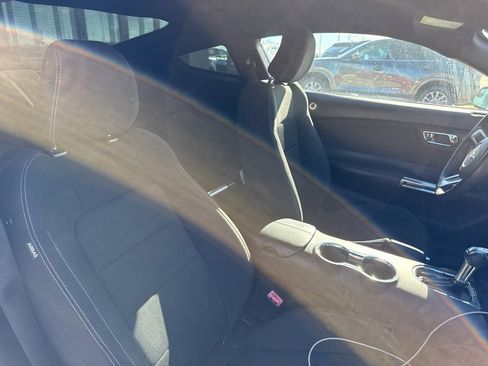 Used 2015 Ford Mustang Coupe image 8