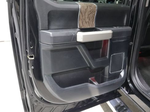 Used 2018 Ford F250 Lariat w/ Lariat Ultimate Package AWD/4WD image 18