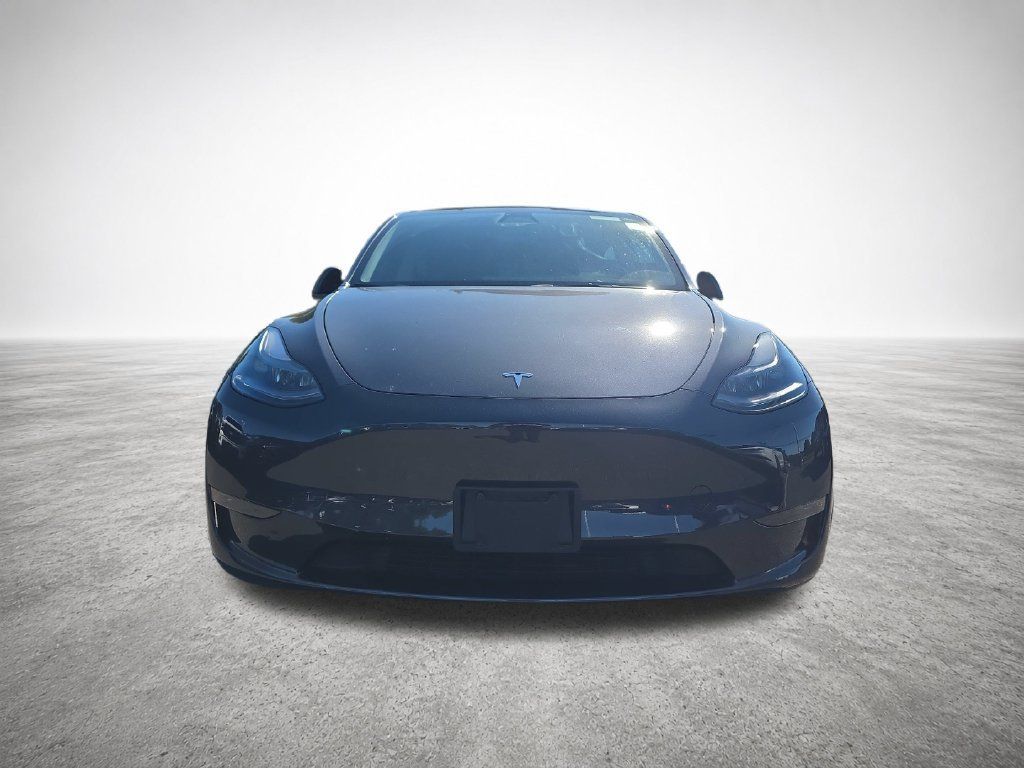 Used 2024 Tesla Model Y Long Range AWD/4WD image 2
