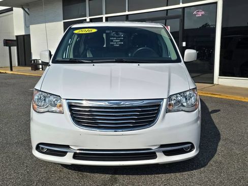 Used 2016 Chrysler Town & Country Touring w/ Driver Convenience Group FWD image 4