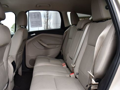 Used 2017 Ford Escape SE image 18