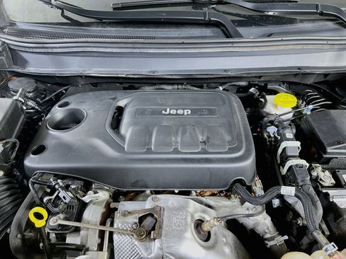 Used 2022 Jeep Cherokee Limited AWD/4WD image 29