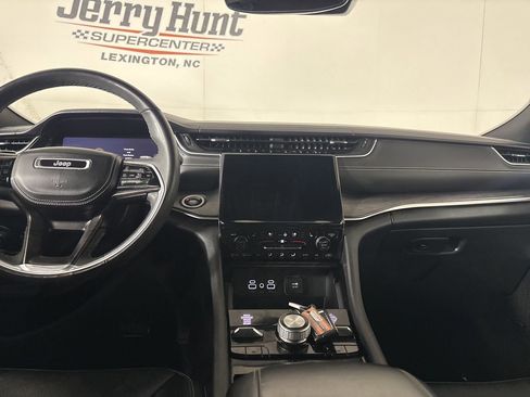 Used 2023 Jeep Grand Cherokee L Overland AWD/4WD image 25