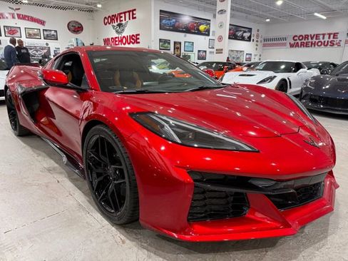 Used 2025 Chevrolet Corvette Z06 RWD image 4