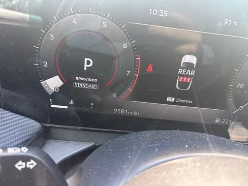 Used 2025 Nissan Kicks SR FWD image 12