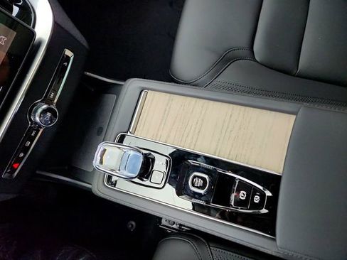 New 2026 Volvo XC90 B5 Plus w/ Protection Package image 22