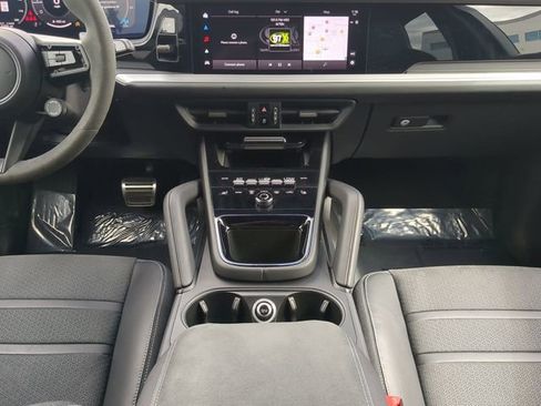 Used 2025 Porsche Cayenne GTS image 15