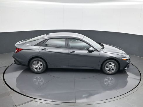 New 2026 Hyundai Elantra SE image 16