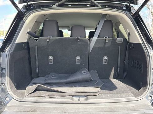 Certified 2025 Nissan Pathfinder SV AWD/4WD image 23