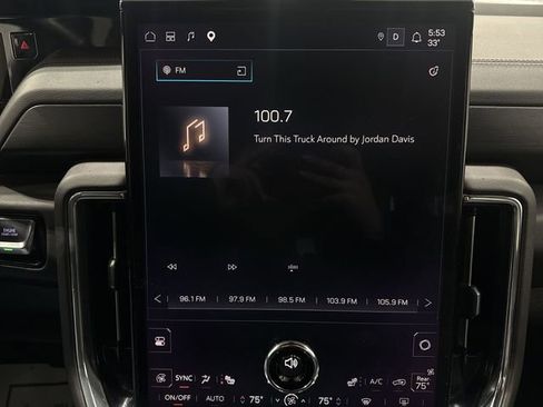 Used 2025 GMC Yukon XL Denali image 14