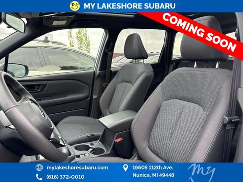 Used 2025 Subaru Forester Premium AWD/4WD image 9