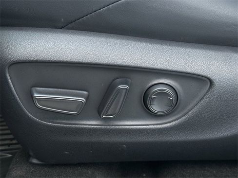 Used 2025 Toyota RAV4 XSE w/ Advanced Technology Package image 31