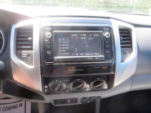 Used 2015 Toyota Tacoma PreRunner w/ TRD Sport Package image 19