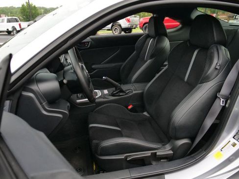 Used 2024 Toyota GR86 Premium RWD image 27