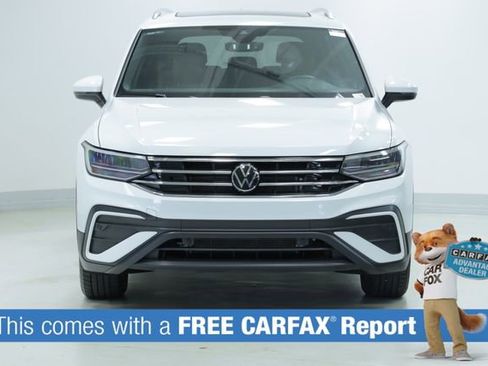 Used 2024 Volkswagen Tiguan SE image 2