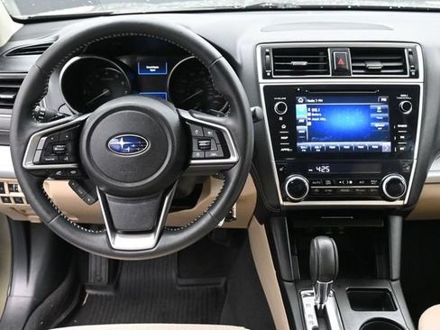 Used 2018 Subaru Outback 2.5i Premium AWD/4WD image 16