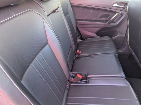 Used 2024 Volkswagen Tiguan SE image 14