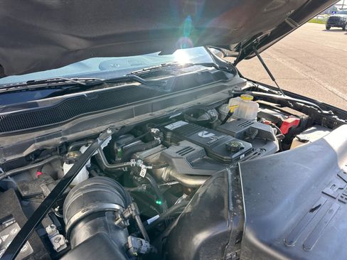 Used 2024 RAM 4500 Laramie image 36