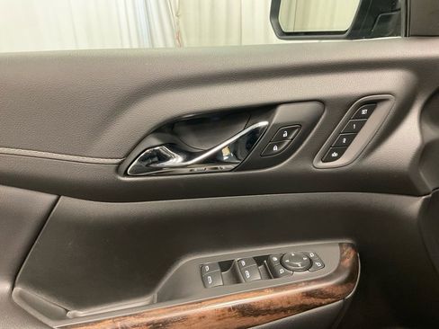 Used 2021 GMC Acadia Denali w/ Denali Ultimate Package image 12