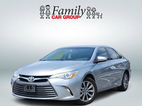 Used 2016 Toyota Camry XLE w/ Moonroof Package FWD image 1