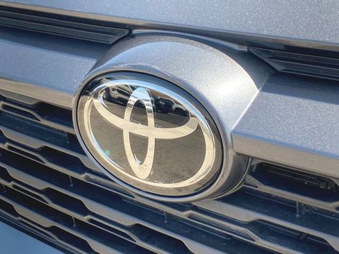 Used 2025 Toyota RAV4 LE AWD/4WD image 28