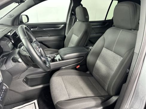 Used 2025 GMC Acadia Elevation AWD/4WD image 13