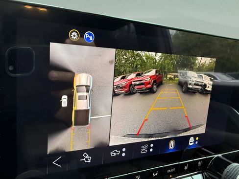 New 2026 Chevrolet Colorado ZR2 w/ Technology Package image 21