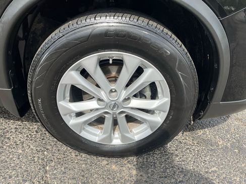 Used 2015 Nissan Rogue SV AWD/4WD image 12