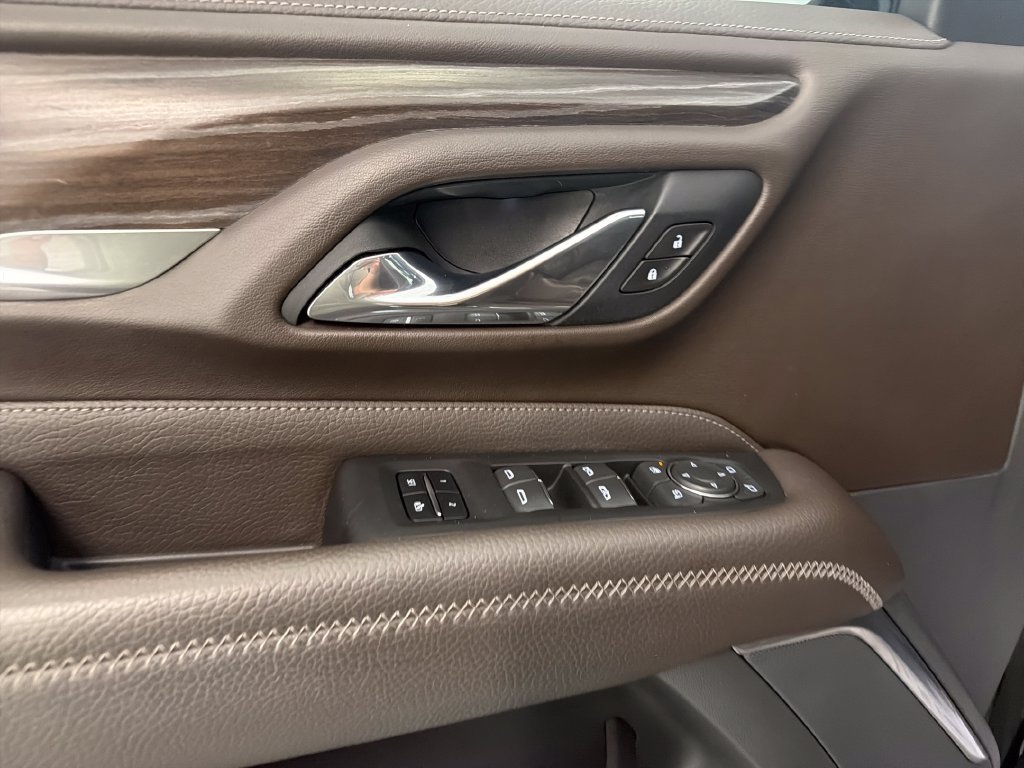 Used 2021 GMC Yukon Denali w/ Denali Premium Package RWD image 15