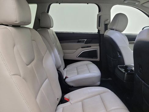 Used 2022 Kia Telluride EX w/ EX Premium Package image 19