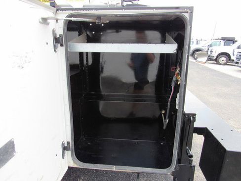 Used 2022 RAM 3500 Tradesman w/ Chrome Appearance Group AWD/4WD image 26