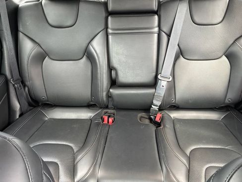 Used 2019 Jeep Cherokee Limited AWD/4WD image 14