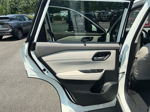 Certified 2023 Nissan Rogue SV w/ SV Premium B Package FWD image 22