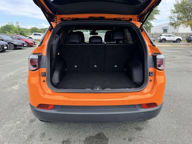 Used 2026 Jeep Compass Limited AWD/4WD image 12