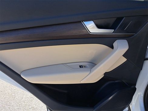 Certified 2023 Audi Q5 2.0T Premium w/ Convenience Package image 29