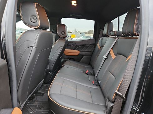Used 2023 GMC Canyon AT4 image 10