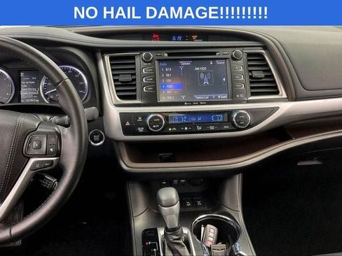 Used 2019 Toyota Highlander XLE AWD/4WD image 6