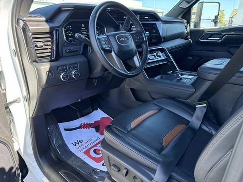 Used 2024 GMC Sierra 2500 AT4 w/ AT4 Premium Plus Package AWD/4WD image 10