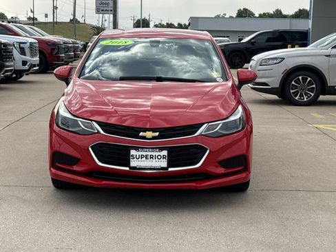 Used 2018 Chevrolet Cruze LT w/ Convenience Package FWD image 8