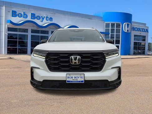 Used 2025 Honda Pilot Sport image 2