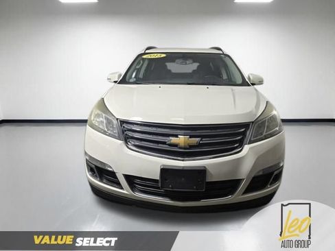Used 2015 Chevrolet Traverse LT FWD image 2