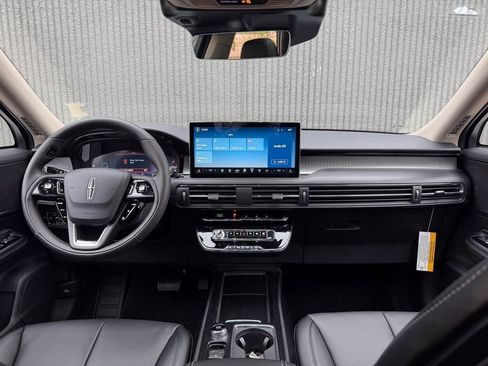 New 2026 Lincoln Corsair Premiere image 44