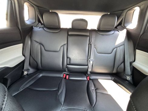 Used 2025 Jeep Compass Limited AWD/4WD image 39